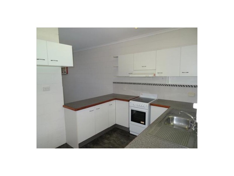 14 Kangaroo Street, Bentley Park QLD 4869