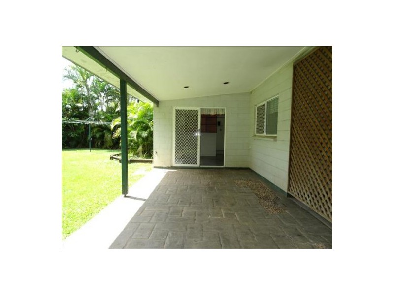 14 Kangaroo Street, Bentley Park QLD 4869