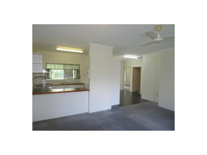 14 Kangaroo Street, Bentley Park QLD 4869