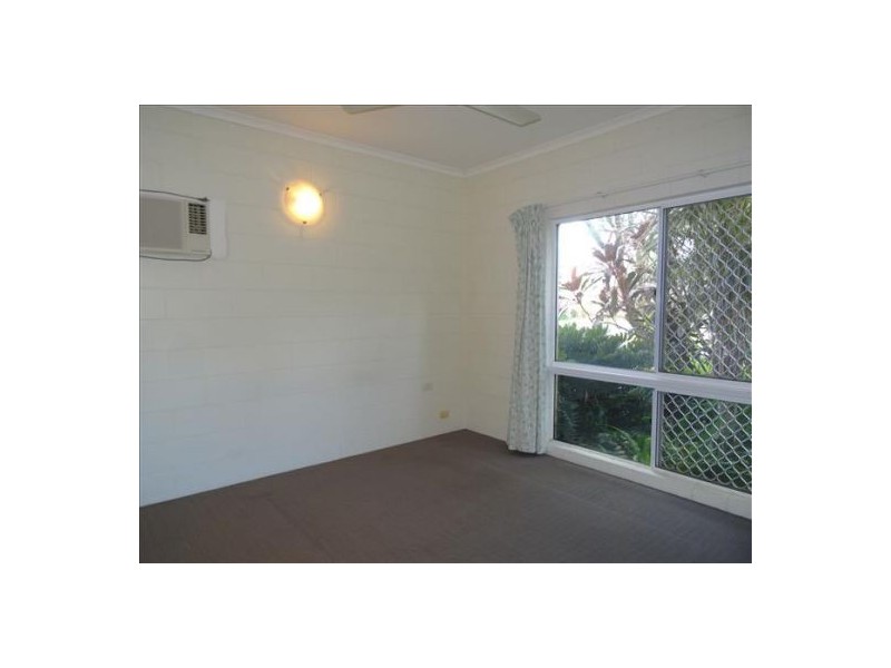 14 Kangaroo Street, Bentley Park QLD 4869