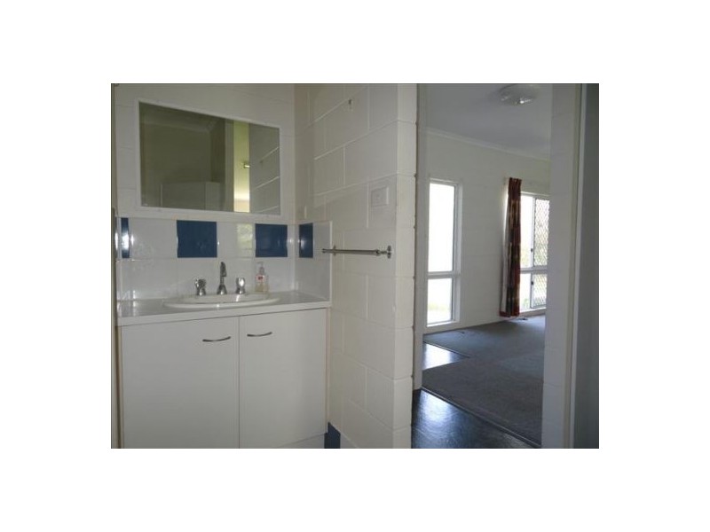 14 Kangaroo Street, Bentley Park QLD 4869