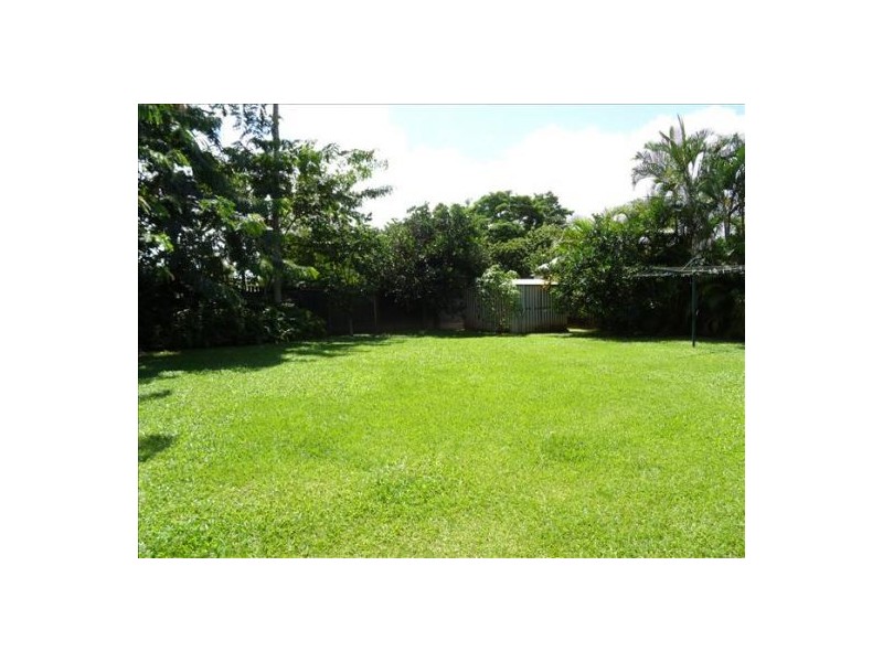 14 Kangaroo Street, Bentley Park QLD 4869