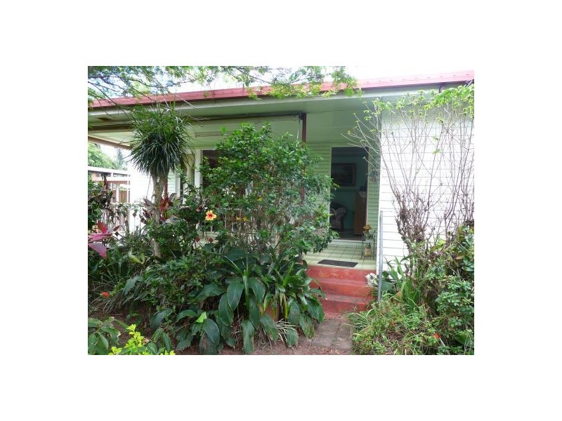 54 Collinson St, Westcourt QLD 4870