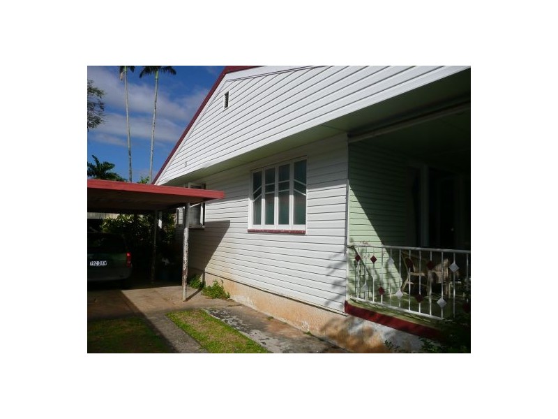 54 Collinson St, Westcourt QLD 4870