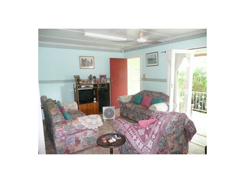 54 Collinson St, Westcourt QLD 4870