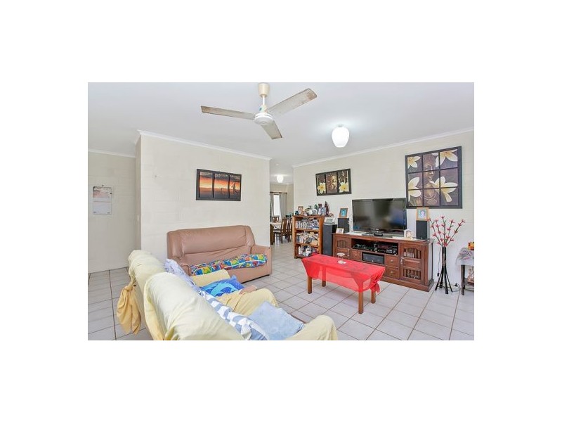 8 Pearl Cl, Bayview Heights QLD 4868