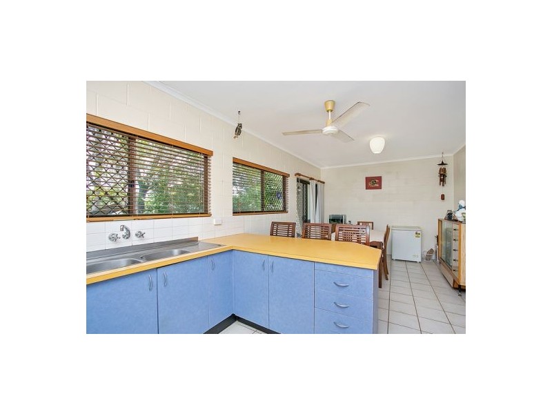 8 Pearl Cl, Bayview Heights QLD 4868