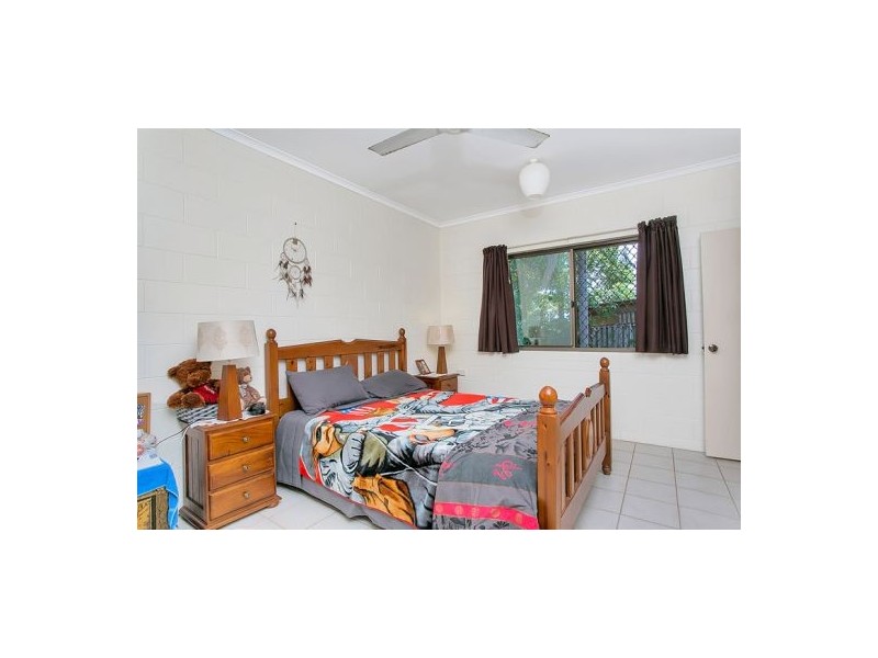8 Pearl Cl, Bayview Heights QLD 4868