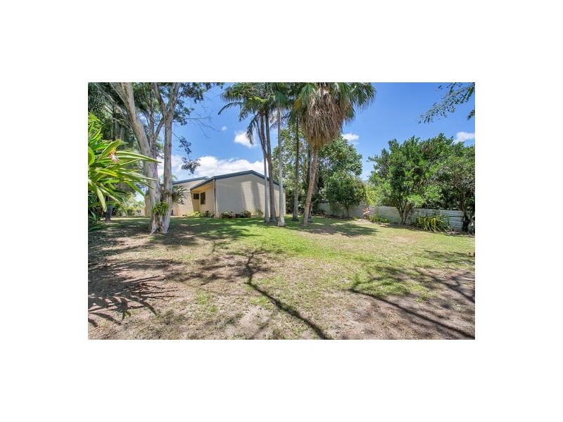 8 Pearl Cl, Bayview Heights QLD 4868