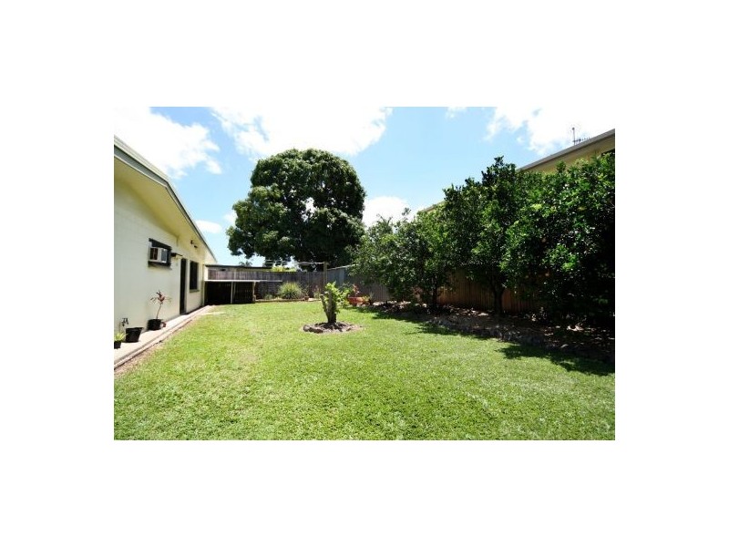 6 Melaleuca Street, Manunda QLD 4870