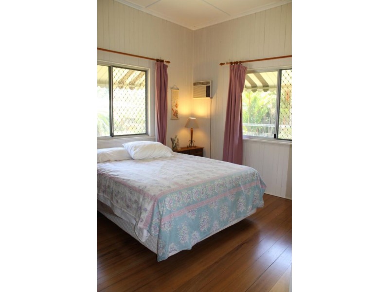 61 Miles Street, Manoora QLD 4870