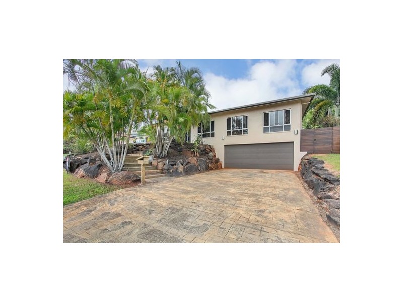 1 Araminta St, Bentley Park QLD 4869
