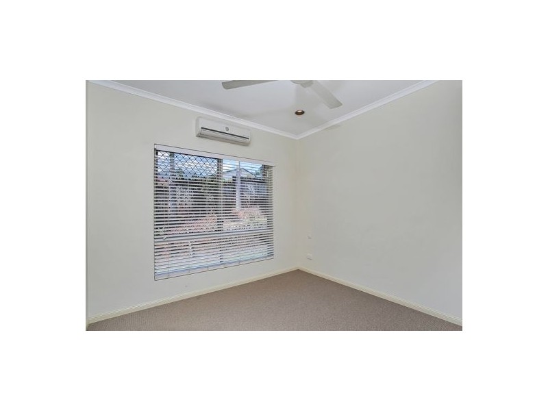 1 Araminta St, Bentley Park QLD 4869