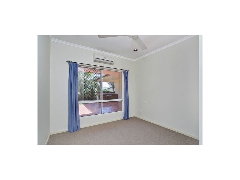 1 Araminta St, Bentley Park QLD 4869