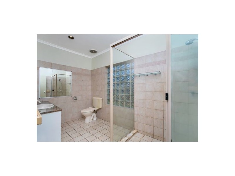 1 Araminta St, Bentley Park QLD 4869