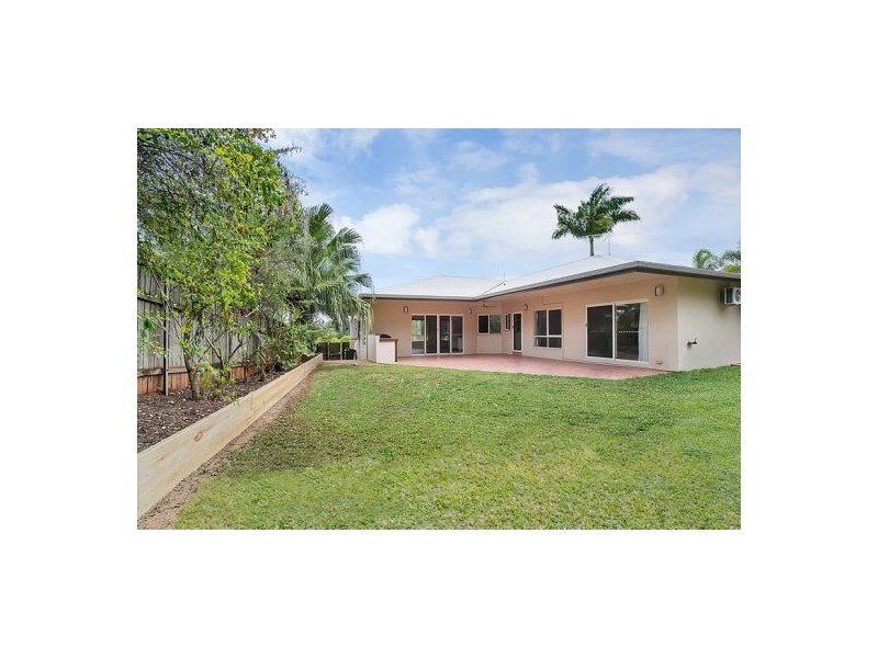 1 Araminta St, Bentley Park QLD 4869