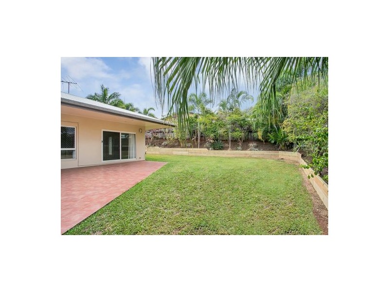 1 Araminta St, Bentley Park QLD 4869