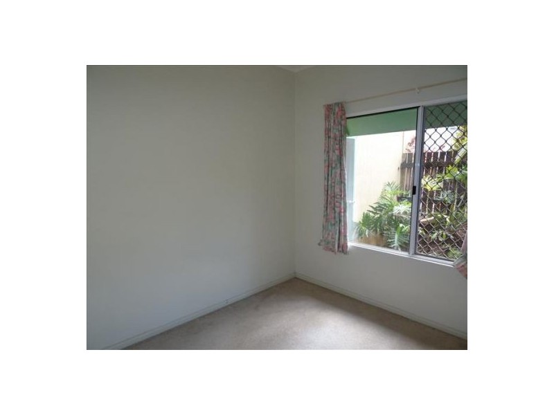 2/7 Cavanagh Street, Woree QLD 4868