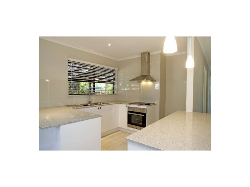 8 Queensborough Close, Trinity Park QLD 4879