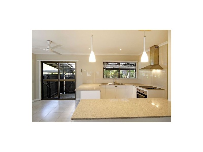 8 Queensborough Close, Trinity Park QLD 4879