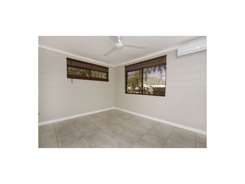 8 Queensborough Close, Trinity Park QLD 4879