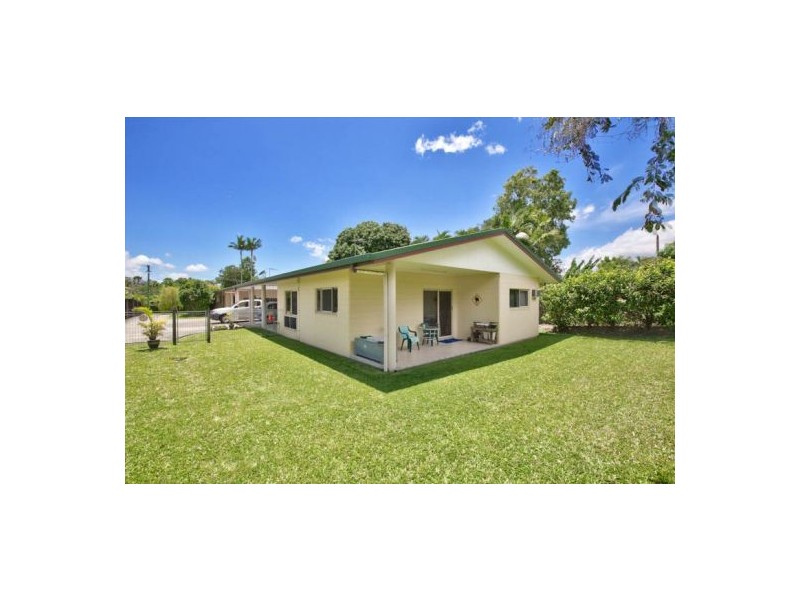 1&2/5 Coolabah Close, White Rock QLD 4868