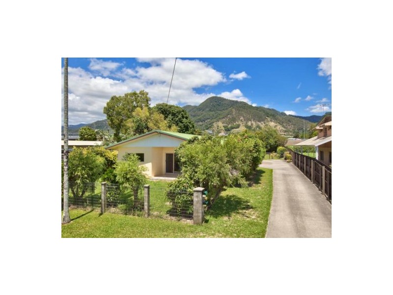 1&2/5 Coolabah Close, White Rock QLD 4868