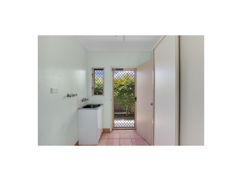 1&2/5 Coolabah Close, White Rock QLD 4868