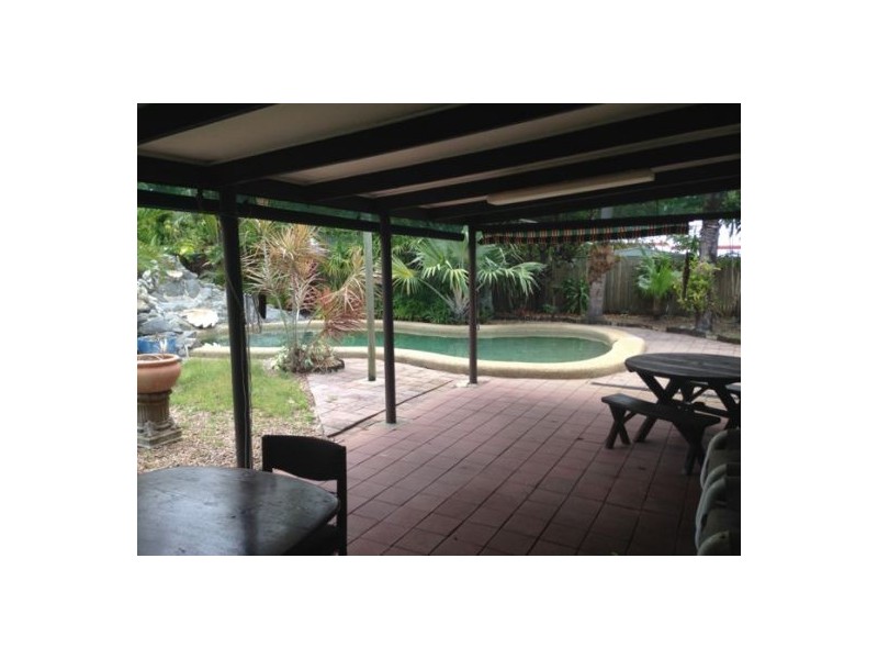 10 Carbeen Close, Holloways Beach QLD 4878