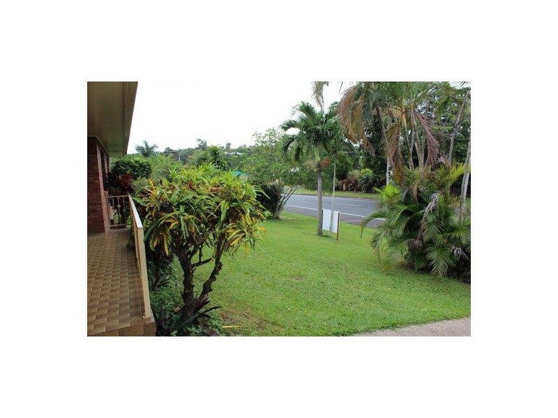 85 Carnation Drive, Mooroobool QLD 4870