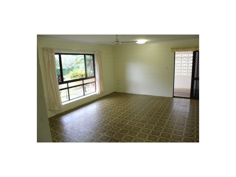 85 Carnation Drive, Mooroobool QLD 4870