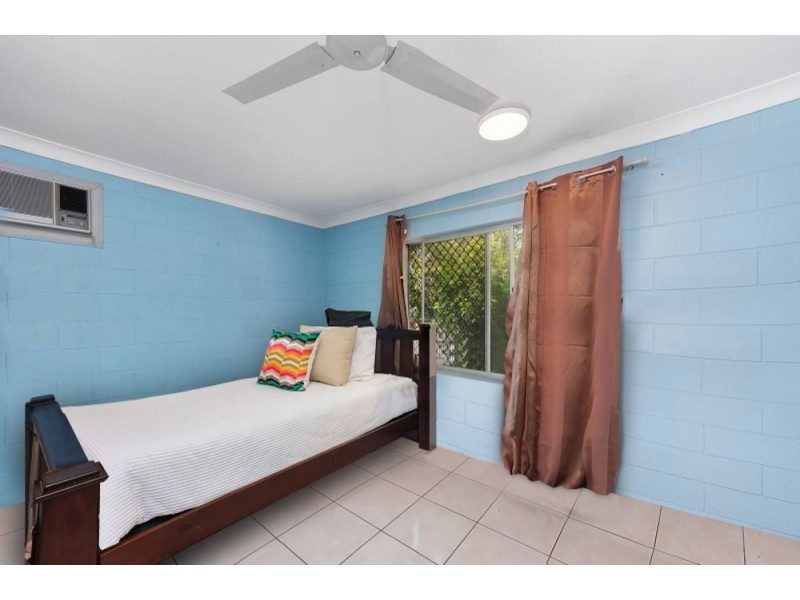 12 Lynette Street, Woree QLD 4868