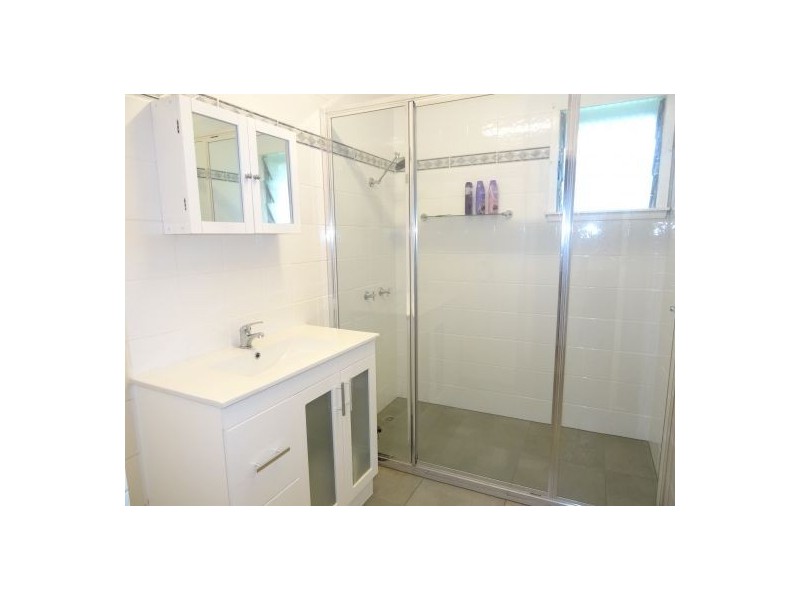 24 Hogan Street, Westcourt QLD 4870