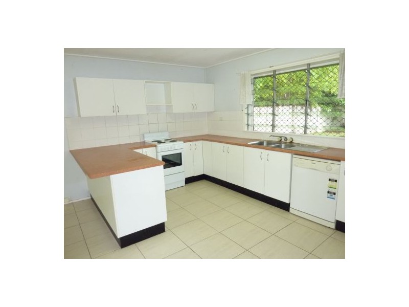 24 Hogan Street, Westcourt QLD 4870