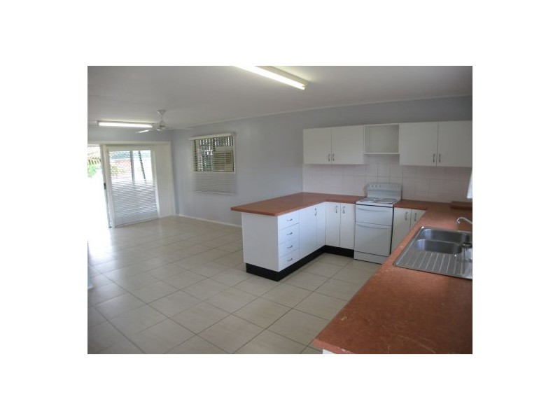 24 Hogan Street, Westcourt QLD 4870