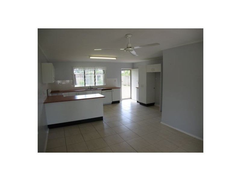 24 Hogan Street, Westcourt QLD 4870