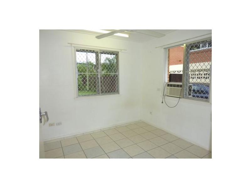 24 Hogan Street, Westcourt QLD 4870