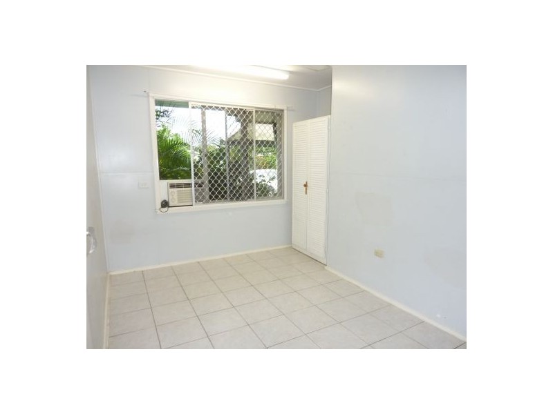 24 Hogan Street, Westcourt QLD 4870