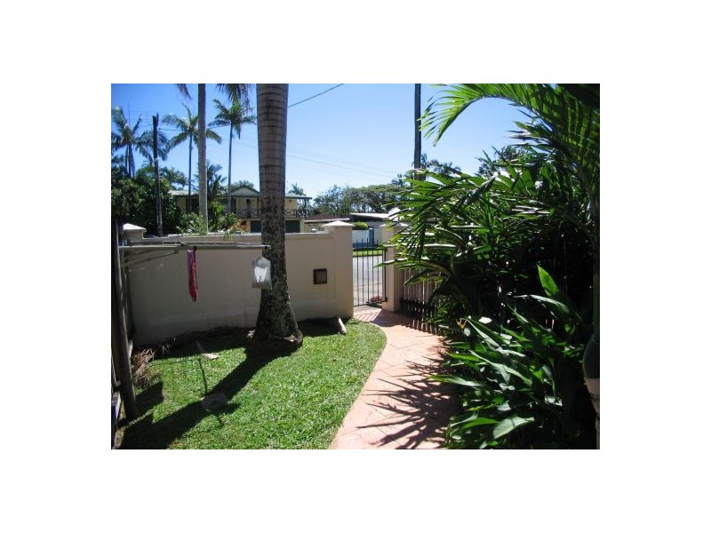 1/5 Herries Street, Earlville QLD 4870