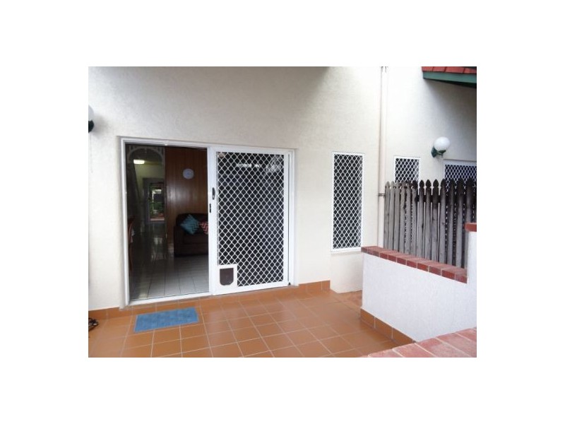 1/5 Herries Street, Earlville QLD 4870