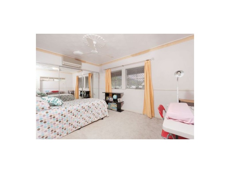 1/5 Herries Street, Earlville QLD 4870