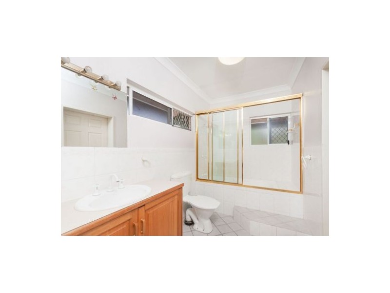 1/5 Herries Street, Earlville QLD 4870