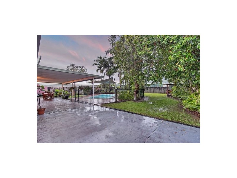 5 Mangano Close, Brinsmead QLD 4870