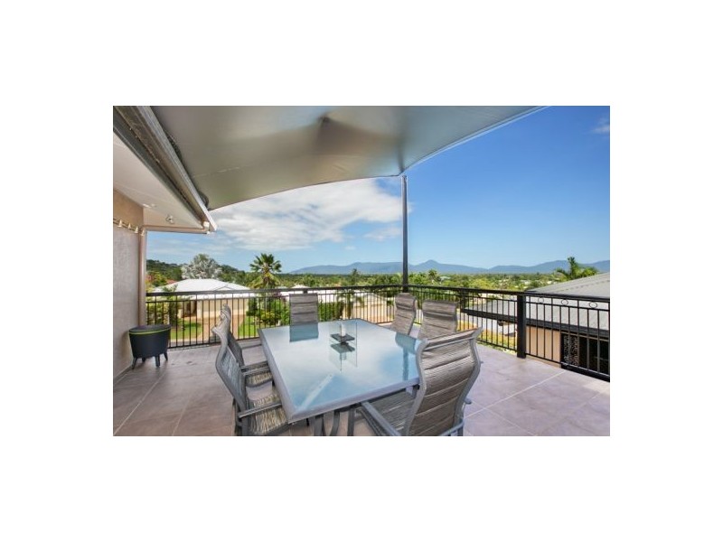 17 Barcoo Close, Bentley Park QLD 4869