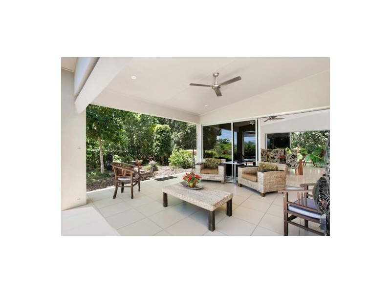 11 Bel-air Drive, Whitfield QLD 4870