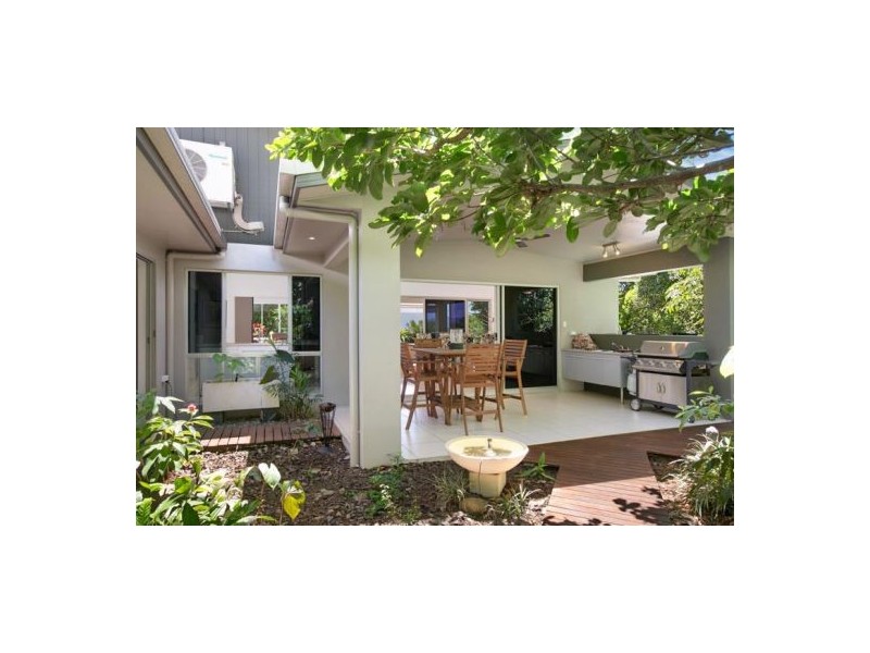 11 Bel-air Drive, Whitfield QLD 4870