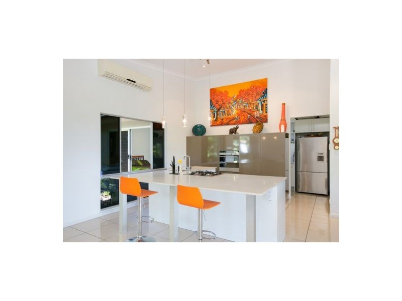 11 Bel-air Drive, Whitfield QLD 4870