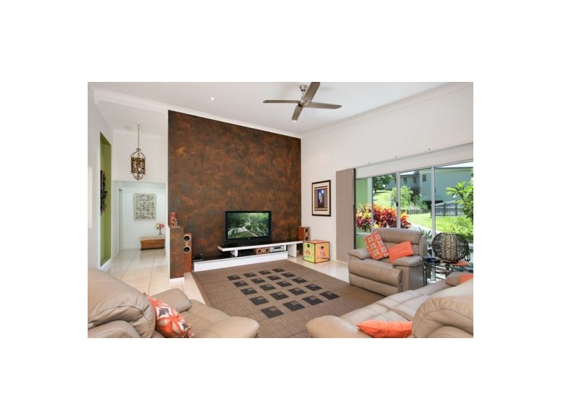 11 Bel-air Drive, Whitfield QLD 4870