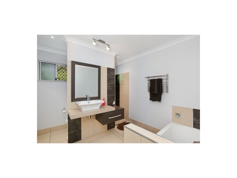 11 Bel-air Drive, Whitfield QLD 4870