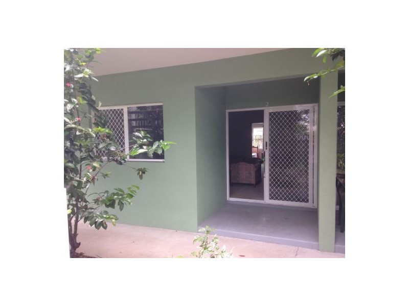 2/346 Mccoombe Street, Mooroobool QLD 4870